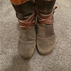 Stylish Brown Suede Women's Boots
